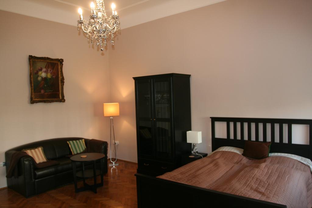 Diamonds Apartment With 2 Rooms Near Guzsdu Udvar Budapeste Exterior foto